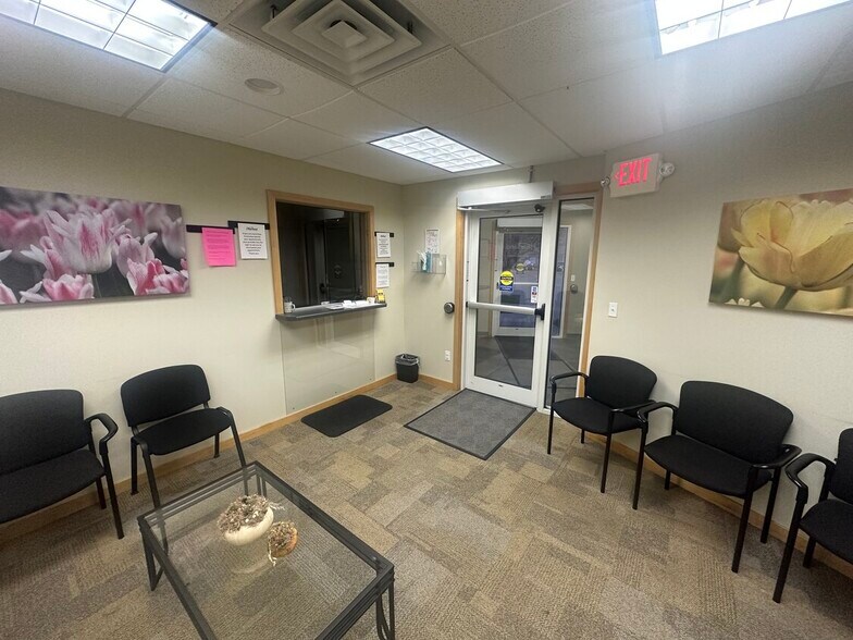 2601-2611 Washington St, Pella, IA à louer - Photo de l’immeuble – Image 3 sur 10