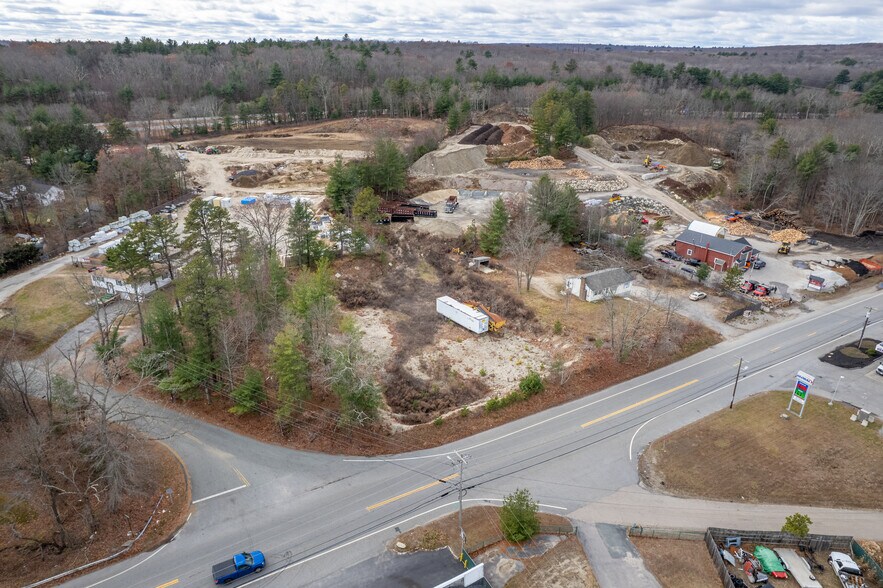 685 Quaker Hwy, Uxbridge, MA à vendre - Aérien – Image 2 sur 3