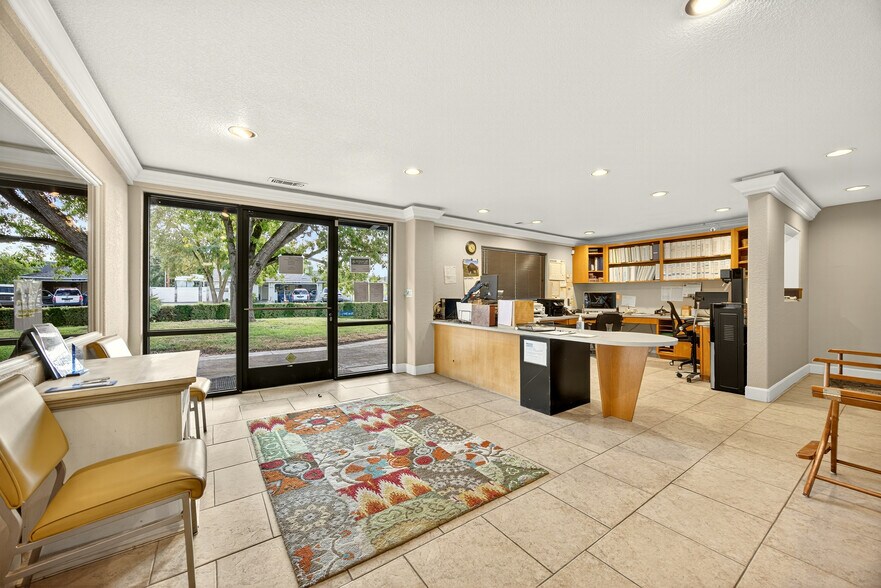 3100 Merriman Rd, Medford, OR à vendre - Hall d’entrée – Image 3 sur 27