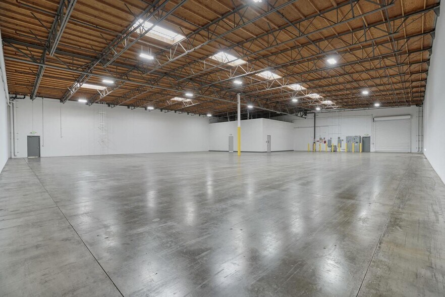 9439 Archibald Ave, Rancho Cucamonga, CA à louer - Photo de l’immeuble – Image 2 sur 21