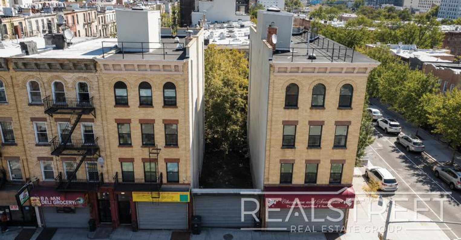 149 Rockaway ave, Brooklyn, NY à vendre Photo de l’immeuble– Image 1 sur 2