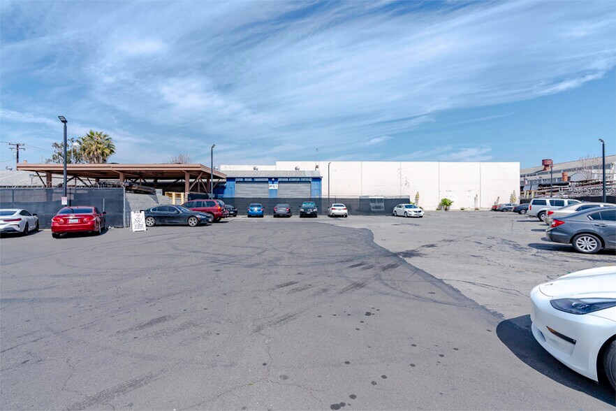 6136-6142 Walker Ave, Maywood, CA à vendre - Photo de l’immeuble – Image 3 sur 6