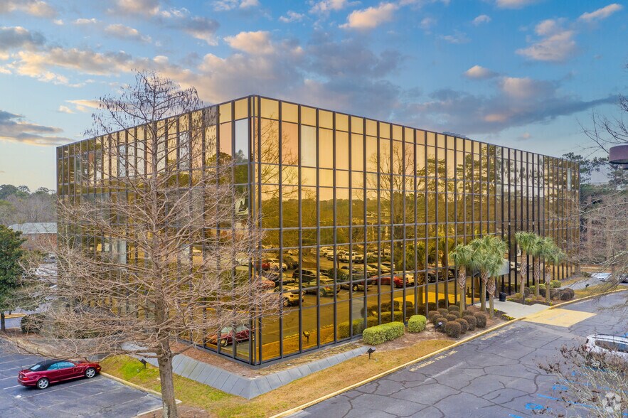 3700 Forest Dr, Columbia, SC à louer - Photo de l’immeuble – Image 1 sur 10