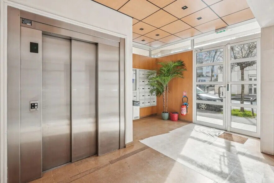 19 Rue Diderot, Issy-les-Moulineaux à louer - Photo de l’immeuble – Image 2 sur 9