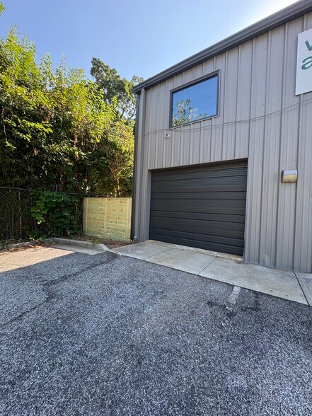 367 N Clarendon Ave, Scottdale, GA à louer - Photo de l’immeuble – Image 2 sur 5