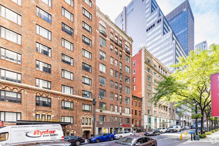 114 E 40th St, New York, NY à louer - Photo principale – Image 2 sur 9