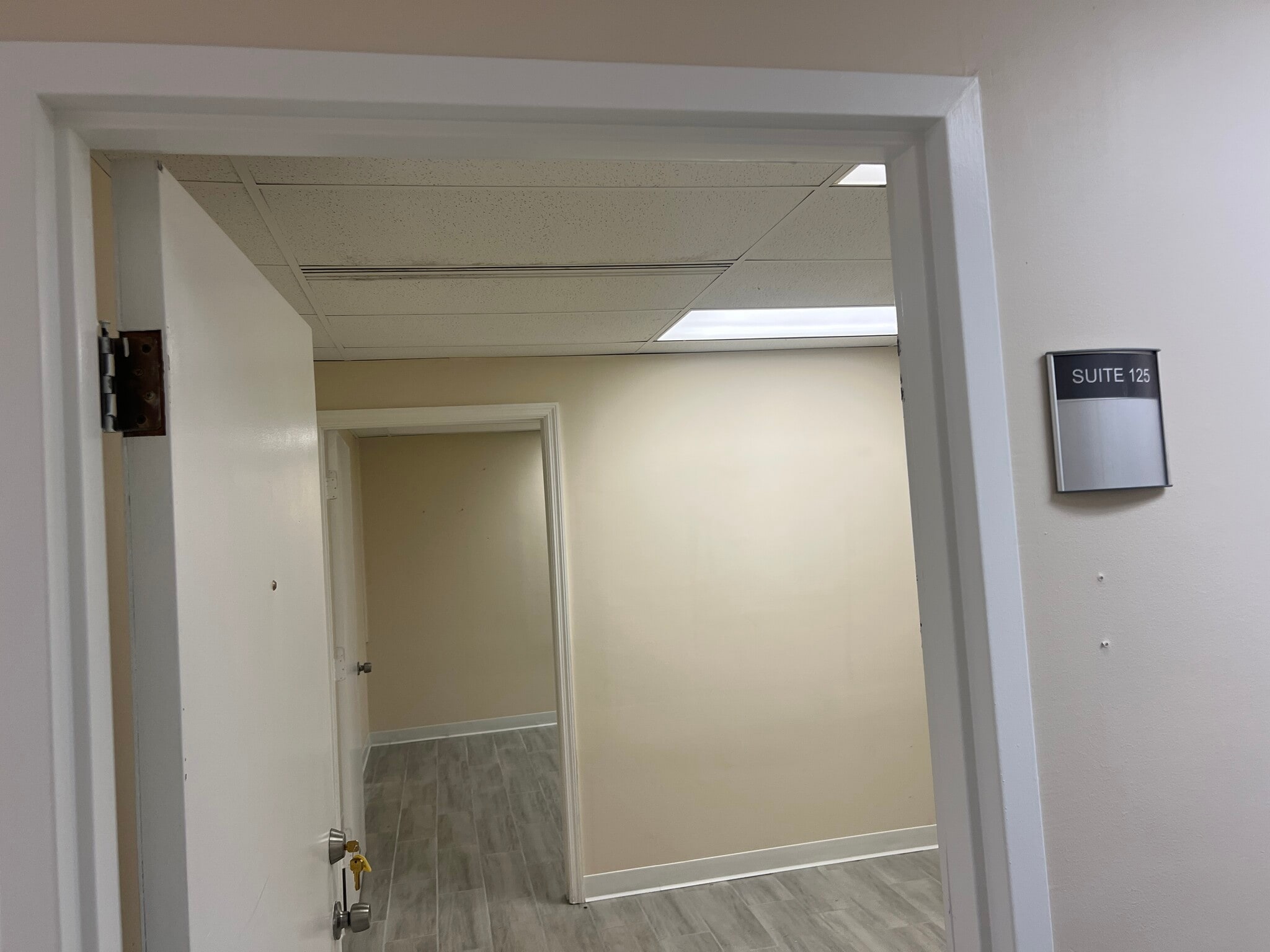 5118 N 56th St, Tampa, FL à louer Photo intérieure– Image 1 sur 3