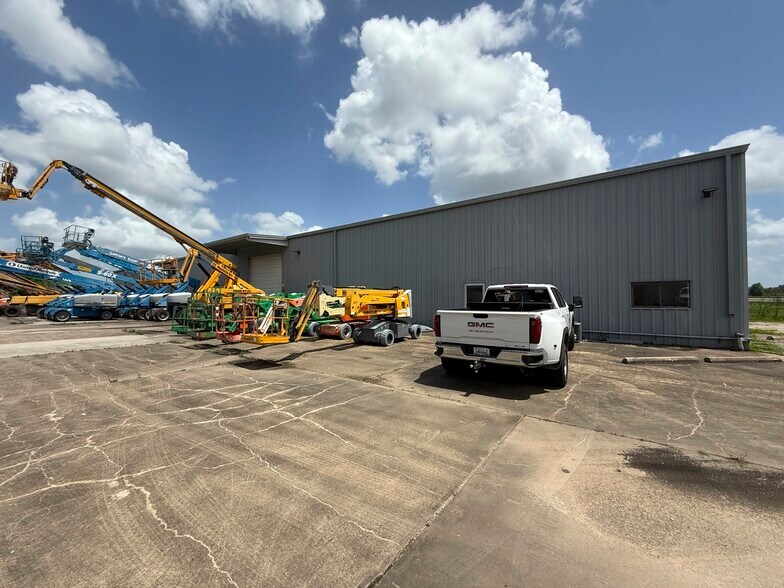22535 N Highway 288B, Angleton, TX à louer - Photo de l’immeuble – Image 2 sur 4