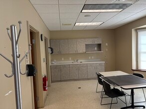 28080 Chardon Rd, Wickliffe, OH à louer Photo intérieure– Image 2 sur 5