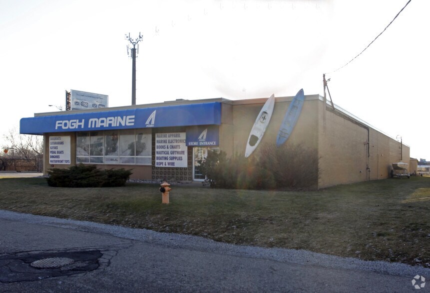 901 Oxford St, Toronto, ON à louer - Photo de l’immeuble – Image 2 sur 4