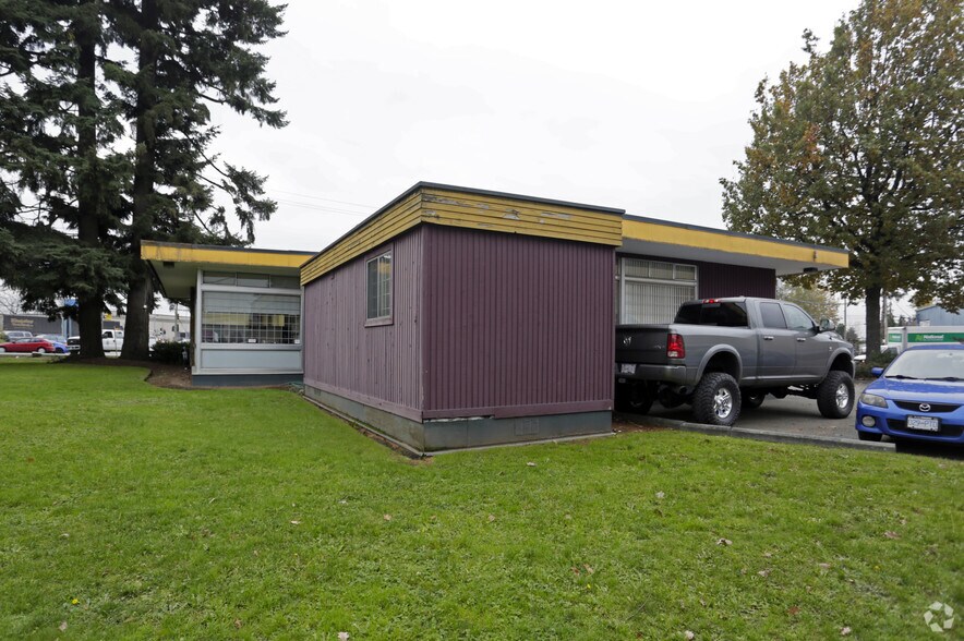 19837 Telegraph Trl, Langley Twp, BC à louer - Photo de l’immeuble – Image 3 sur 4