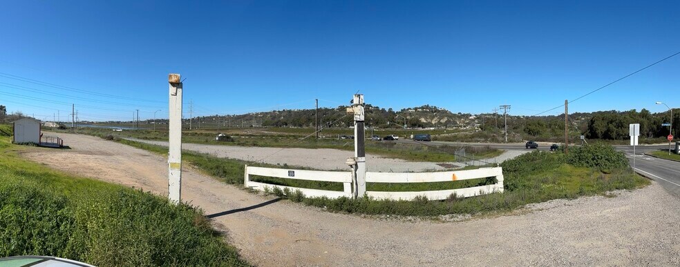El Camino Real, San Diego, CA à louer - Photo de l’immeuble – Image 2 sur 3