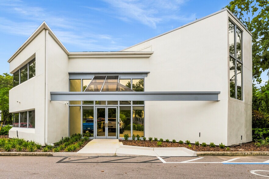 238 N Westmonte Dr, Altamonte Springs, FL à louer - Photo de l’immeuble – Image 3 sur 16