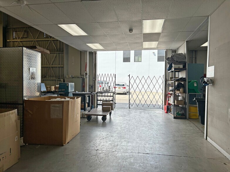 7915-7919 Ajay Dr, Sun Valley, CA à vendre - Photo de l’immeuble – Image 3 sur 18