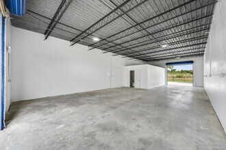 12950 58th St N, Clearwater, FL à louer Photo intérieure– Image 2 sur 6