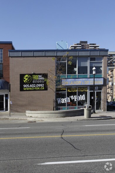 112 Lakeshore Rd E, Mississauga, ON à louer - Photo de l’immeuble – Image 2 sur 2
