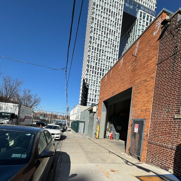 33 S 1st St, Brooklyn, NY à louer - Photo de l’immeuble – Image 3 sur 4
