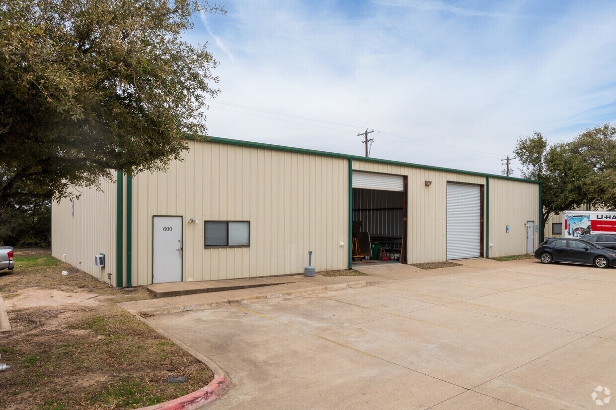 1834 Ferguson Ln, Austin, TX à louer Photo intérieure– Image 1 sur 5