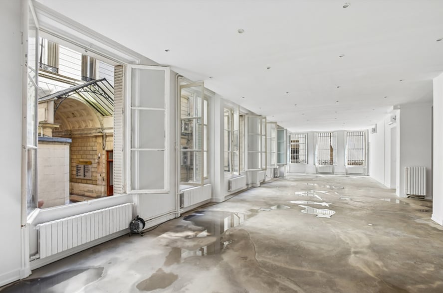 15 Rue De La Banque, Paris à louer - Photo de l’immeuble – Image 2 sur 7