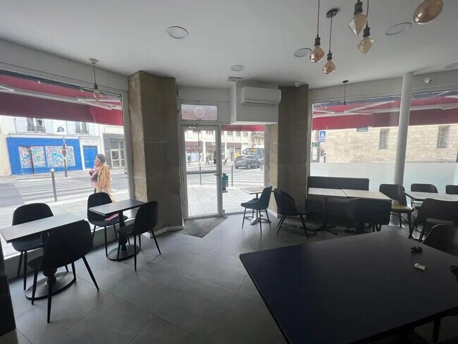 Plus de détails pour Local commercial à louer
