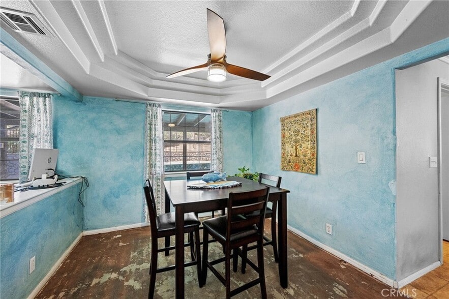 712 W Avenue R8, Palmdale, CA à louer - Photo intérieure – Image 3 sur 21