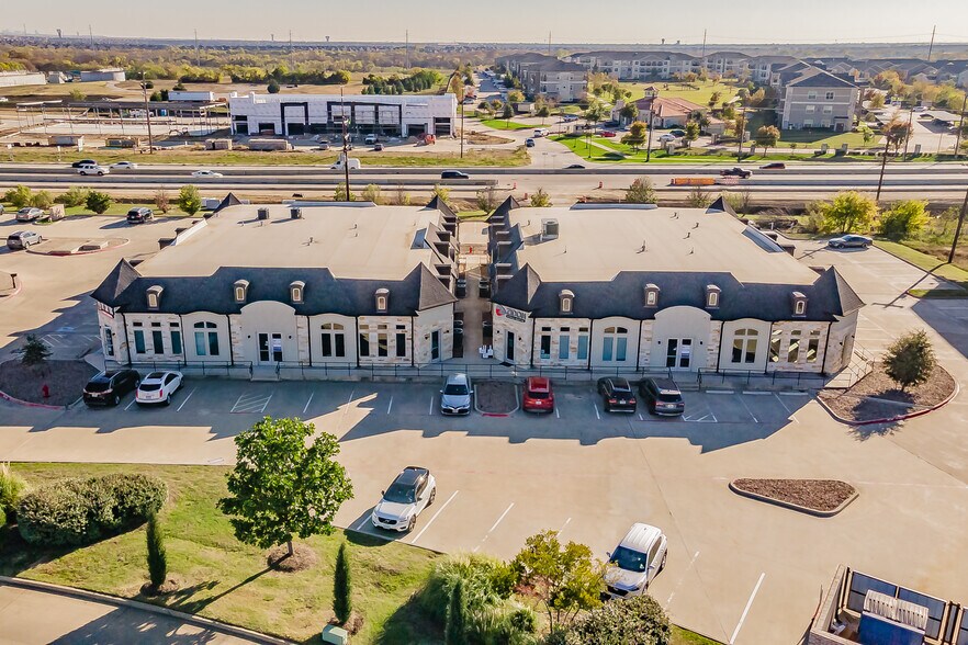 27045 E University Dr, Aubrey, TX à vendre - Photo de l’immeuble – Image 2 sur 11