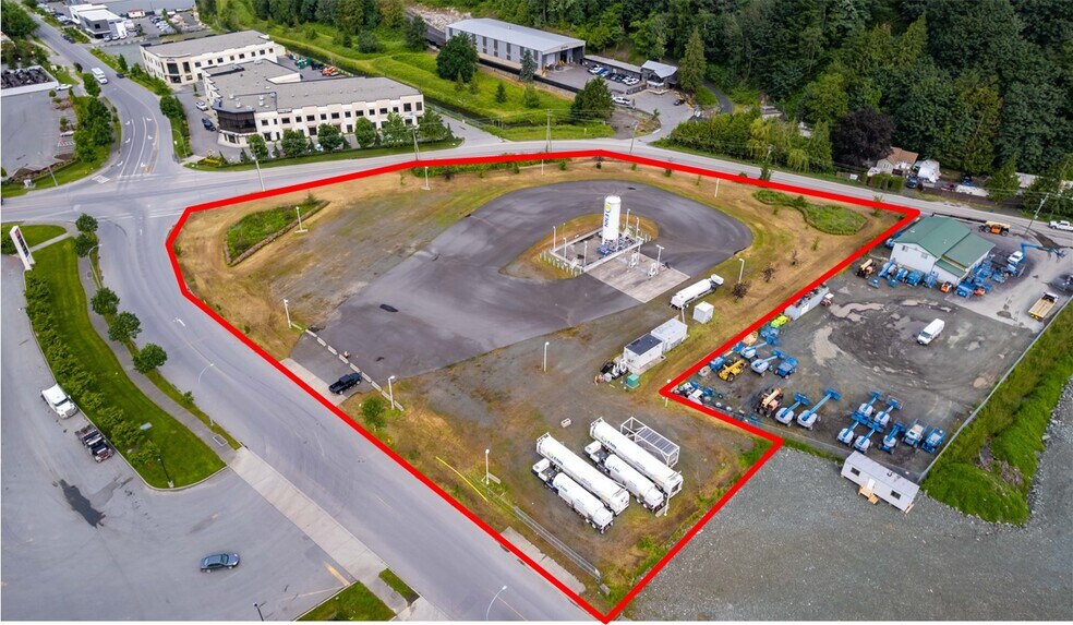 44037 Progress Way, Chilliwack, BC à vendre - Photo de l’immeuble – Image 2 sur 15