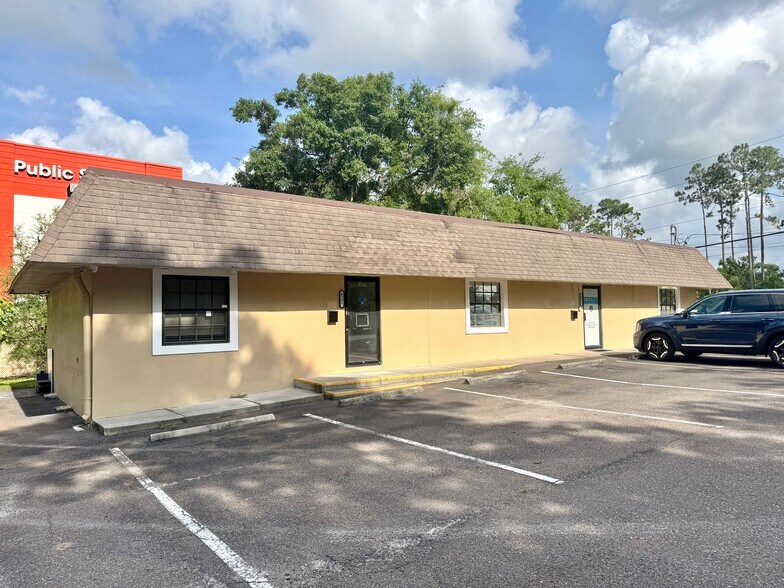 6561 State Road 54, New Port Richey, FL à louer - Photo de l’immeuble – Image 1 sur 11