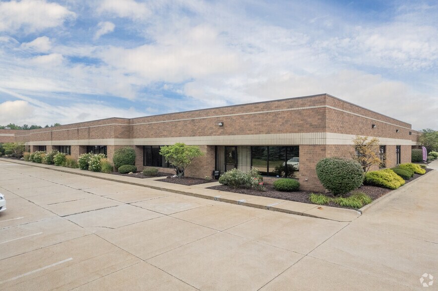 1507 Boettler Rd, Uniontown, OH à louer - Photo principale – Image 1 sur 8