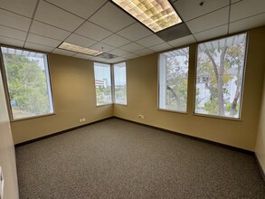 3190 Clearview Way, San Mateo, CA à louer Photo intérieure– Image 2 sur 6