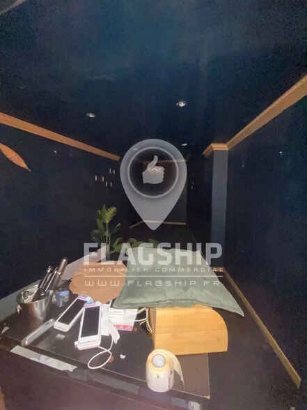 Local commercial dans Paris à louer - Photo intérieure – Image 2 sur 7