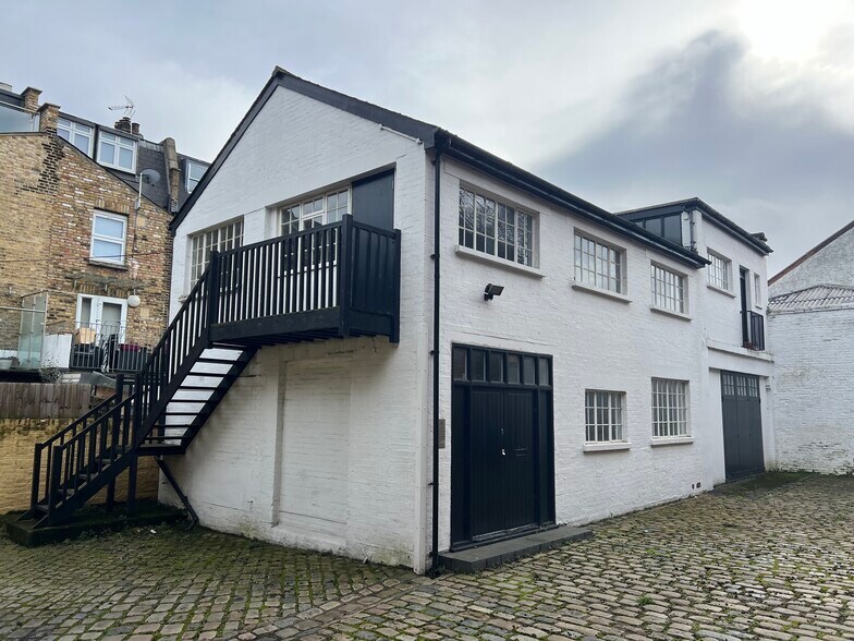 2 Queenstown Rd, Londres à louer - Photo de l’immeuble – Image 3 sur 9