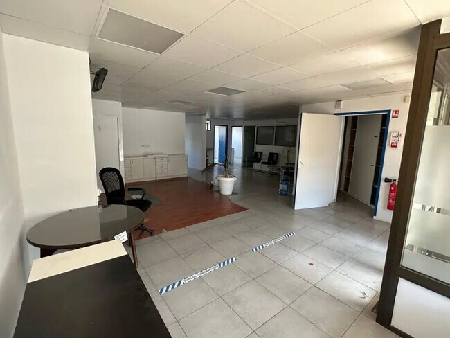 Plus de détails pour Local commercial à vendre
