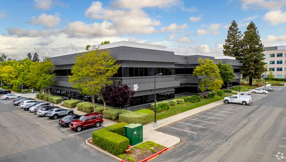 2833 Junction Ave, San Jose, CA à louer - Photo de l’immeuble – Image 2 sur 5