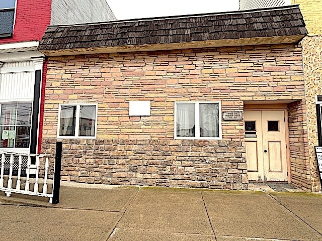 7185 Main St, Ovid, NY à louer Photo principale– Image 1 sur 3