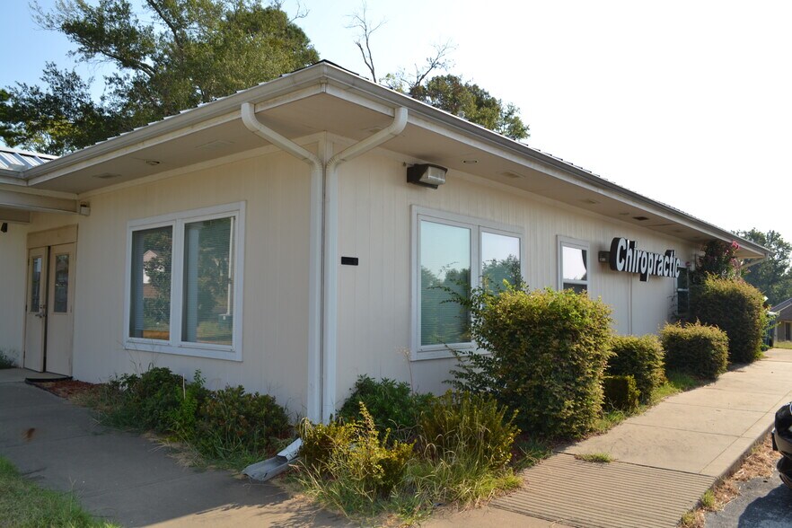 112 N Lee Dr, Gladewater, TX à vendre - Photo de l’immeuble – Image 3 sur 13