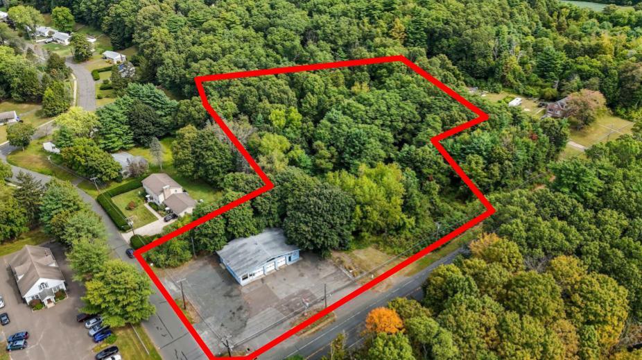 Automotive Building w/ Adjacent Land portefeuille de 2 biens à vendre sur LoopNet.fr - Photo de l’immeuble – Image 2 sur 16