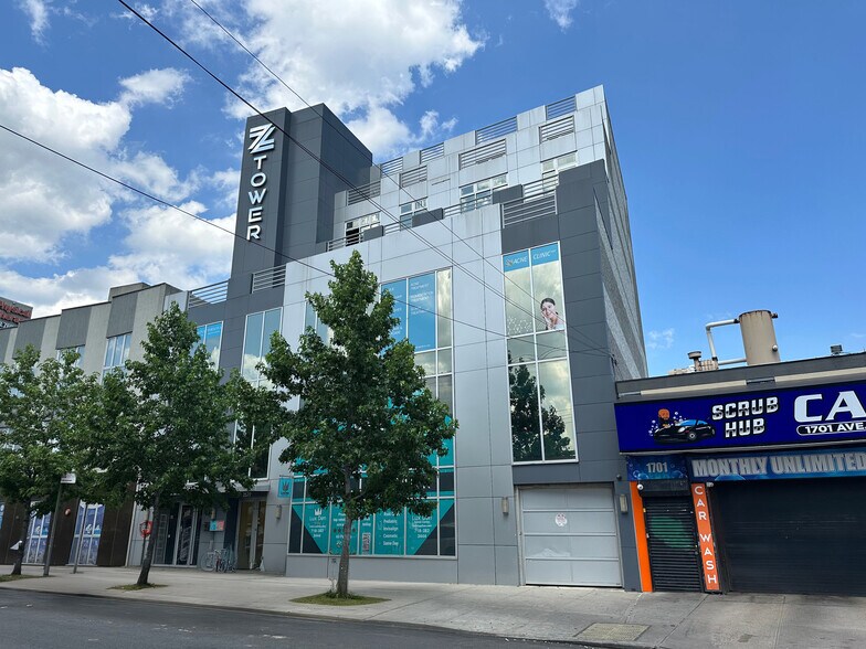 2577 E 17th St, Brooklyn, NY à louer - Photo principale – Image 1 sur 5