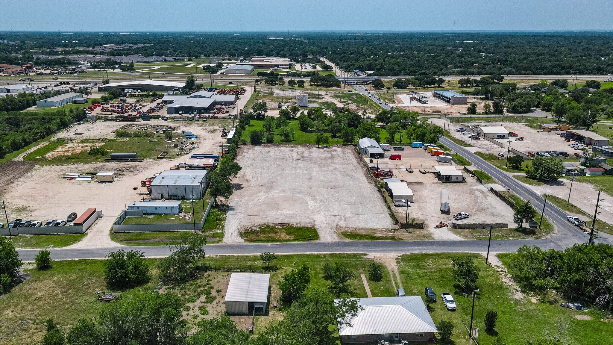 3201 Clarks Ln, Bryan, TX à louer Photo de l’immeuble– Image 1 sur 10