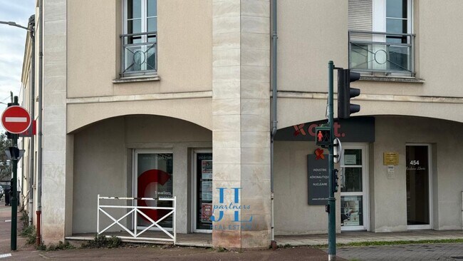 Plus de détails pour Local commercial à louer