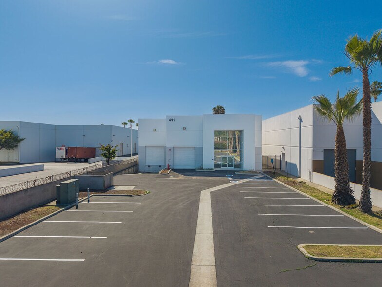 491 Yorbita Rd, City of Industry, CA à louer - Photo de l’immeuble – Image 2 sur 20