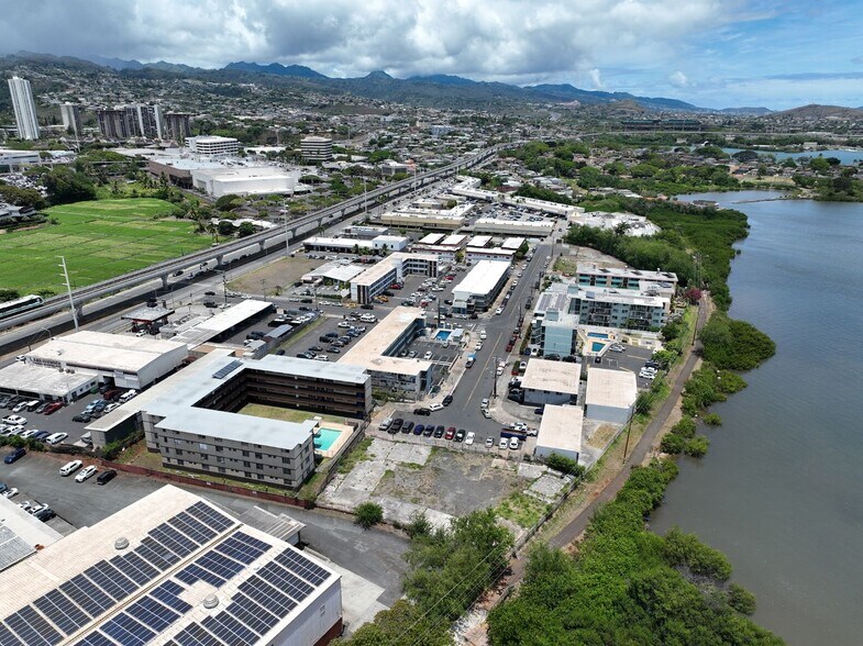 98-121 Lipoa Pl, Aiea, HI à louer - Photo de l’immeuble – Image 3 sur 7