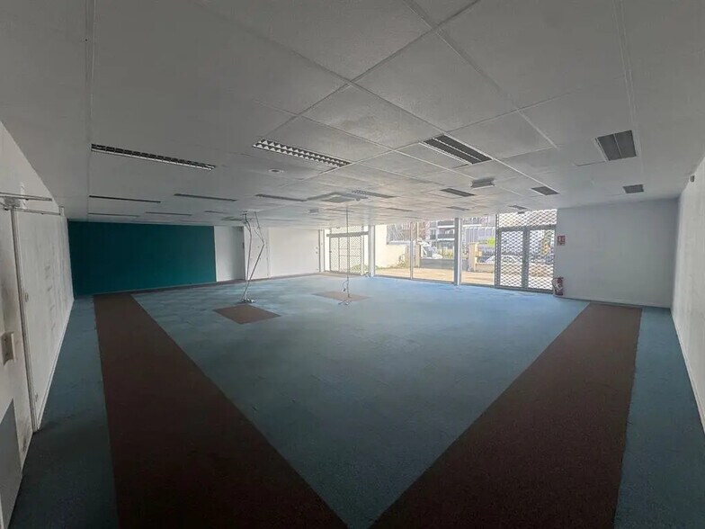 Local commercial dans Argenteuil à louer - Photo intérieure – Image 2 sur 3