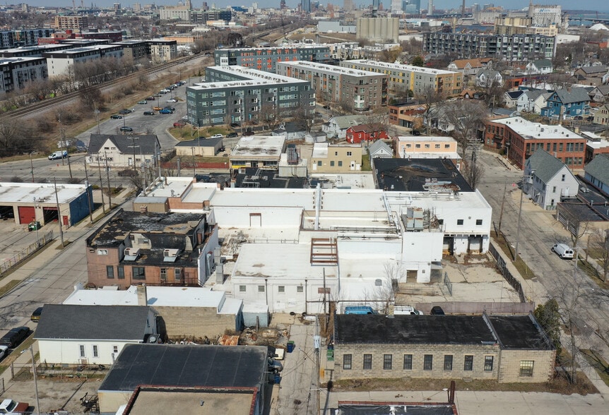 207 E Lincoln Ave, Milwaukee, WI à vendre - Aérien – Image 2 sur 4