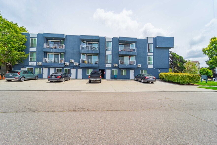 2120 Mission Ave, San Diego, CA à vendre - Photo de l’immeuble – Image 2 sur 22