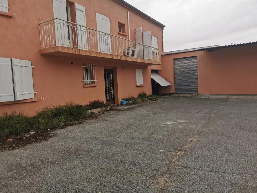 Local d’activités dans Trans-en-Provence à louer Photo de l’immeuble– Image 1 sur 10