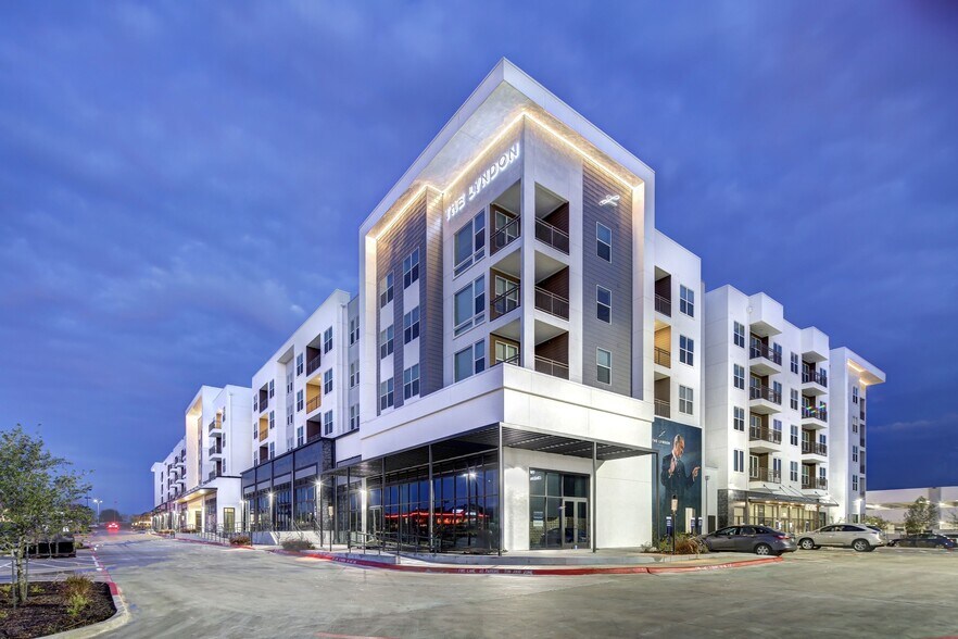 200 Springtown Way, San Marcos, TX à louer - Photo de l’immeuble – Image 3 sur 22