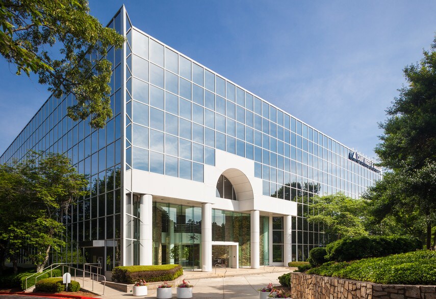 4360 Chamblee Dunwoody Rd, Atlanta, GA à louer - Photo de l’immeuble – Image 2 sur 11
