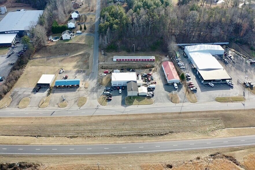 40 Turner Ashby Rd, Martinsville, VA à vendre - Photo de l’immeuble – Image 2 sur 11