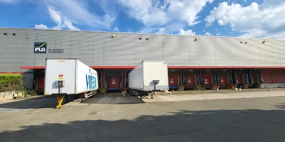 Industriel/Logistique dans Maurepas à louer - Photo de l’immeuble – Image 3 sur 3
